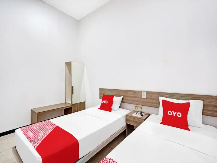 Сурабая: OYO 90442 Almeira Homestay Syariah Sub