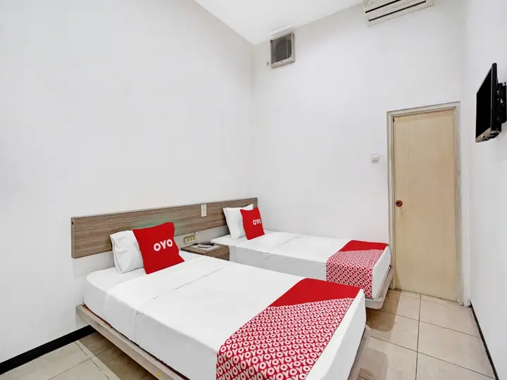 Сурабая: OYO 90442 Almeira Homestay Syariah Sub