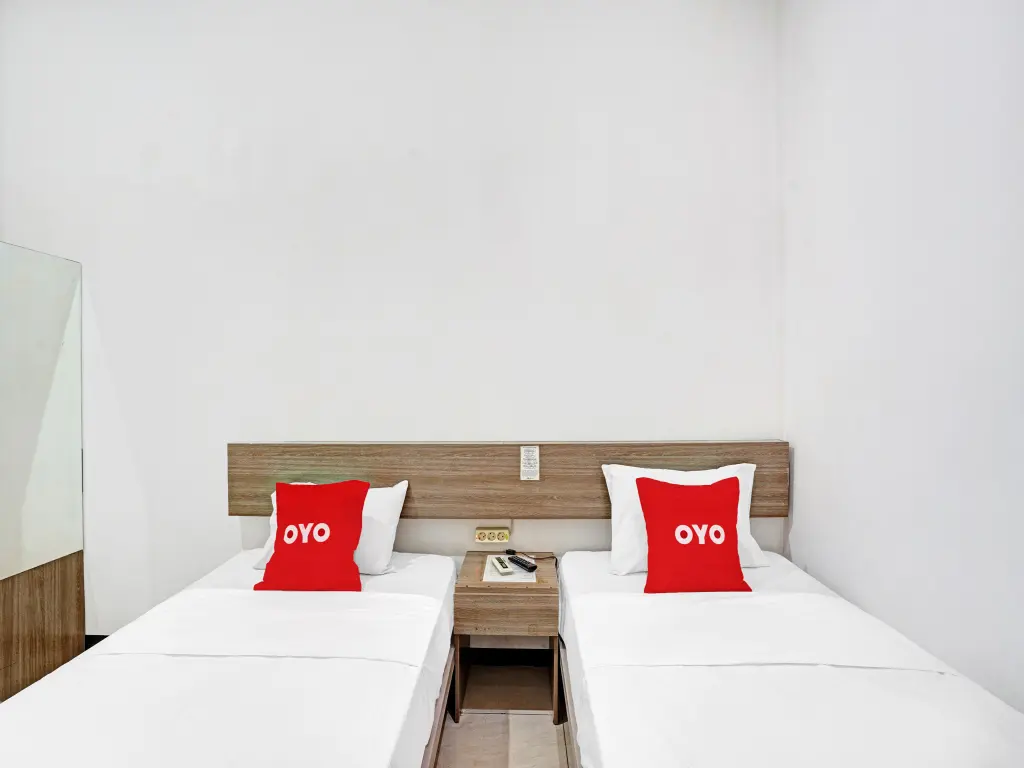 Сурабая: OYO 90442 Almeira Homestay Syariah Sub