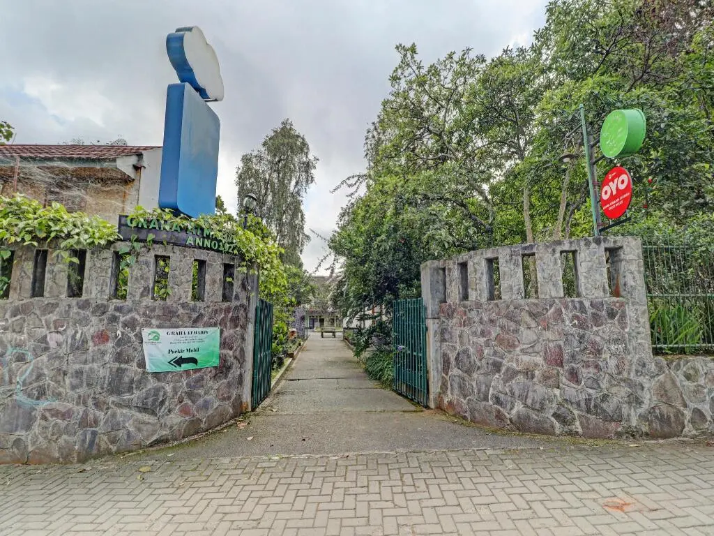 Лембанг: OYO 90461 Graha Atmadja Syariah Guest House