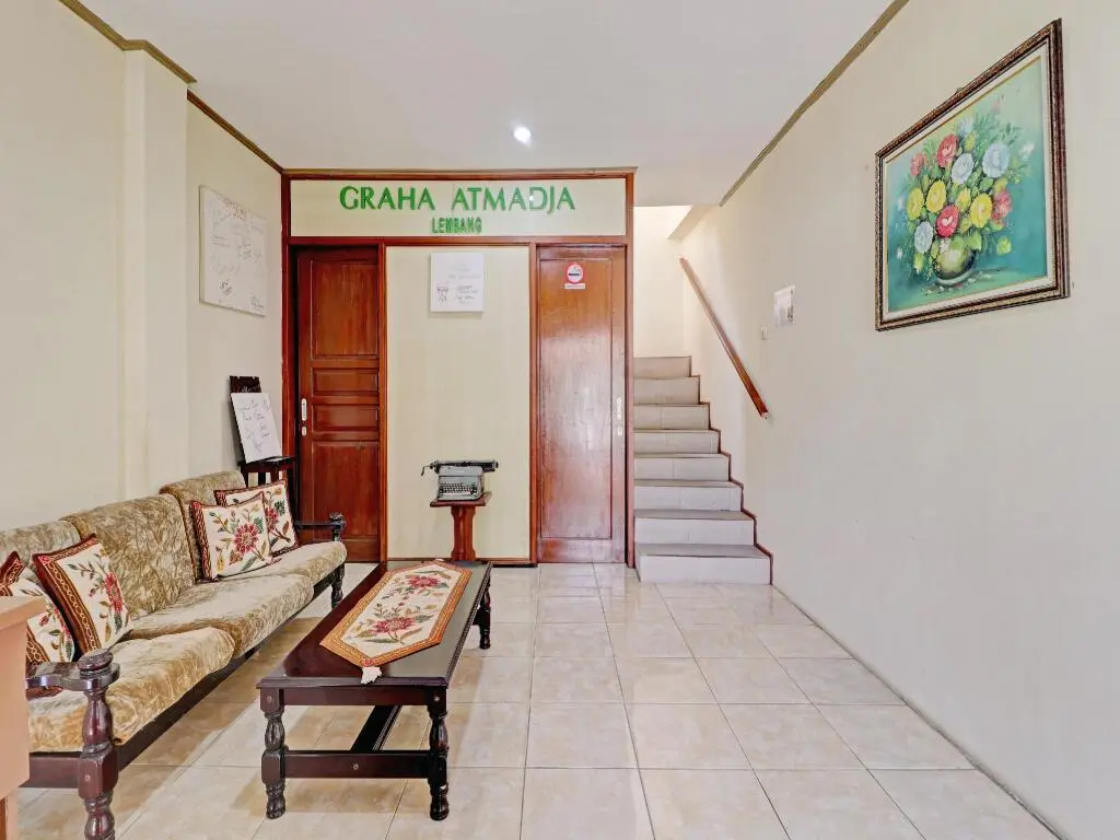 Лембанг: OYO 90461 Graha Atmadja Syariah Guest House