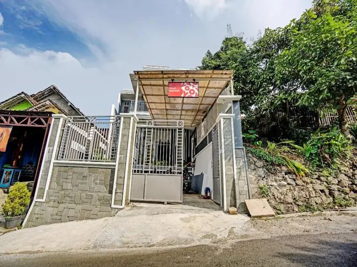 Бату: OYO 90472 Villa Dua Dua