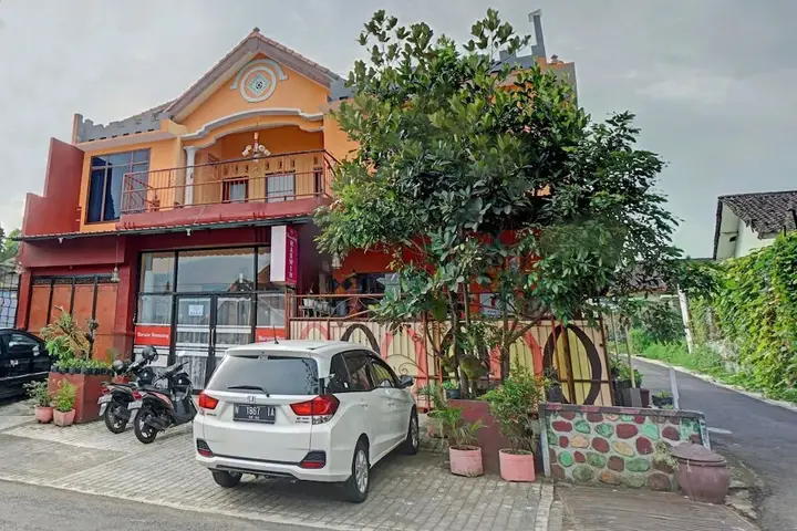 Бату: Super OYO 90488 Harwin Homestay