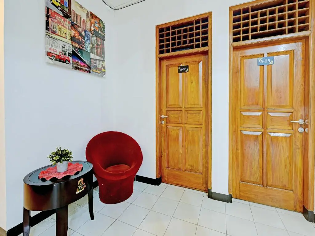 Пурвокерто: OYO 90497 Navaya Guest House