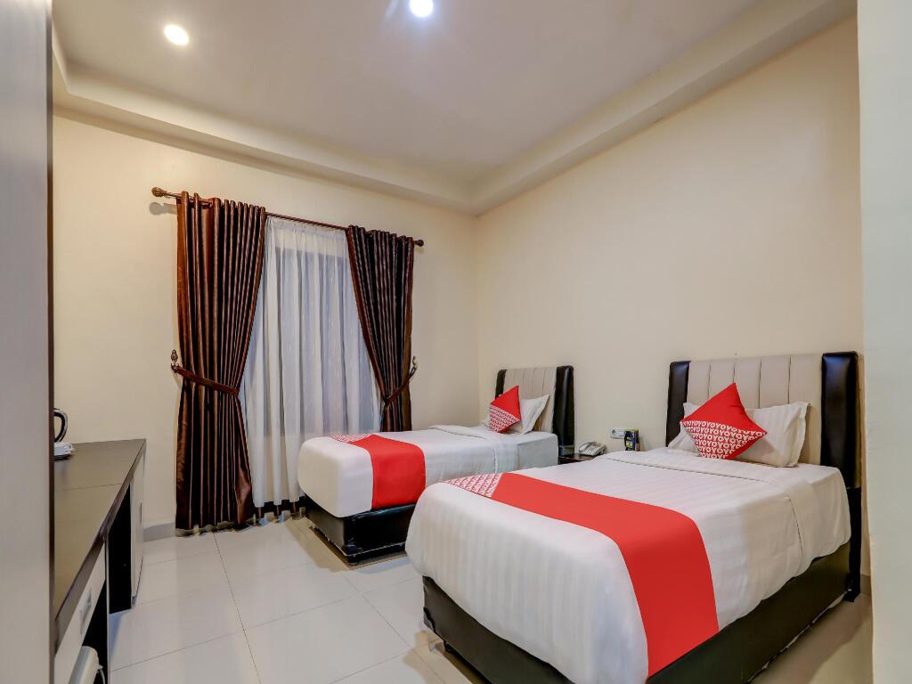 Медан: Capital O 90050 Raz Hotel And Convention Syariah