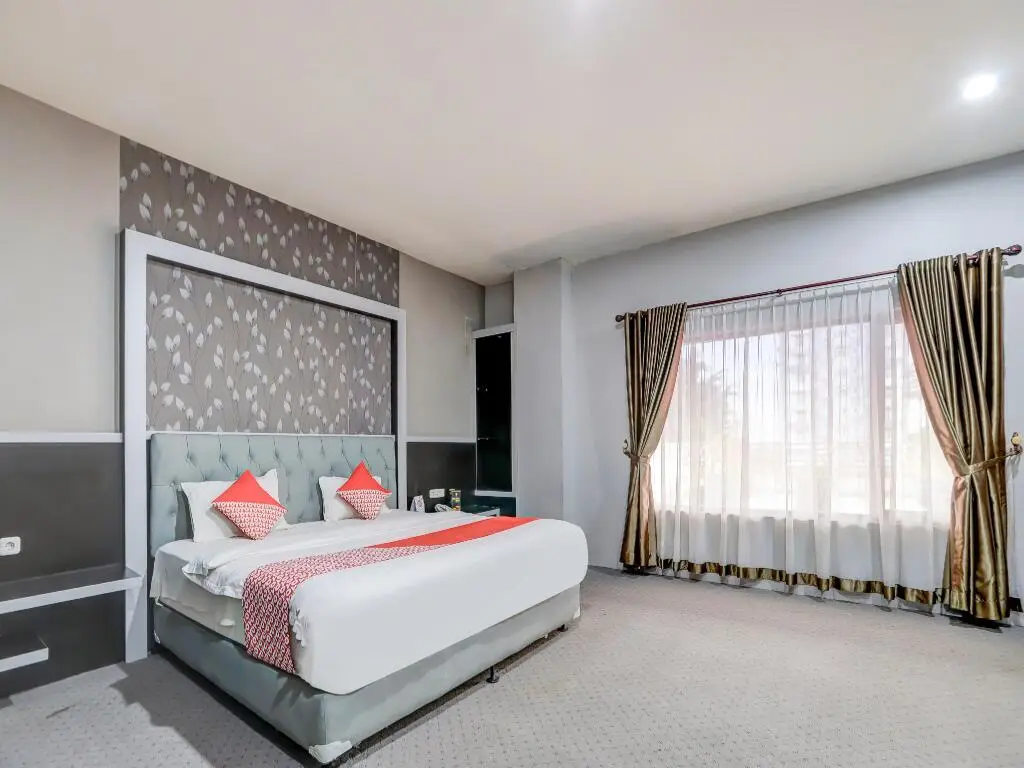 Медан: Capital O 90050 Raz Hotel And Convention Syariah