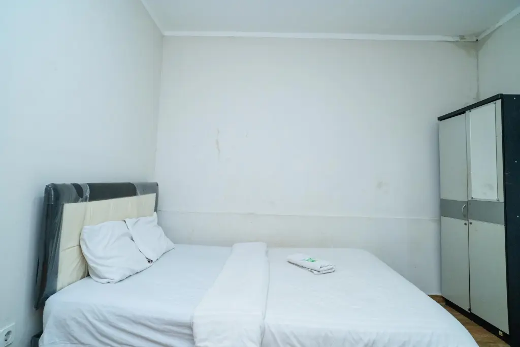 Legok: 77 Guest House Serpong RedPartner
