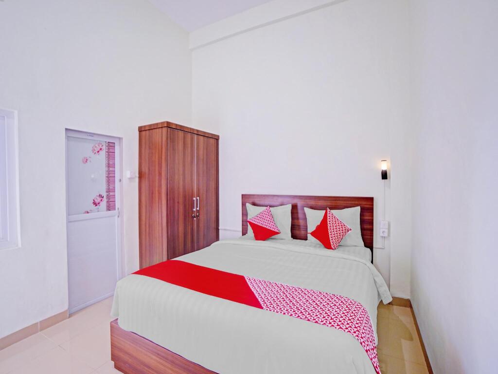 Медан: OYO 90500 Teratai Residence