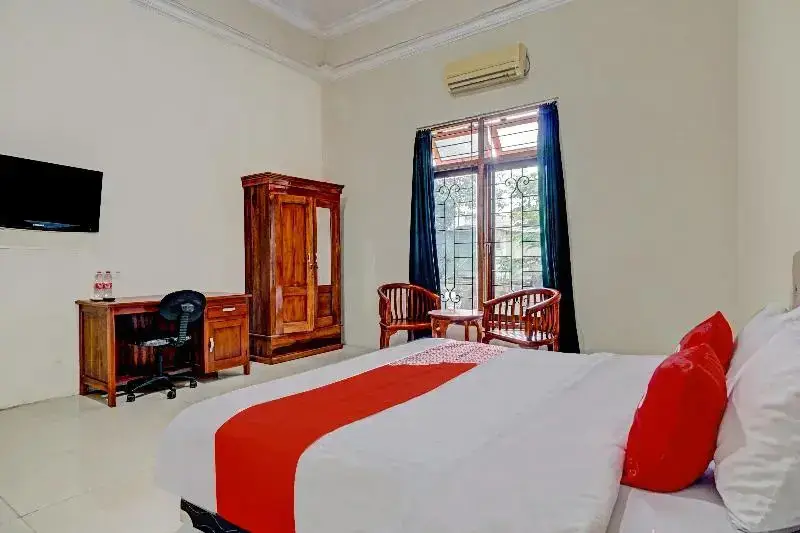 Маланг: OYO 90544 Grand Redisa