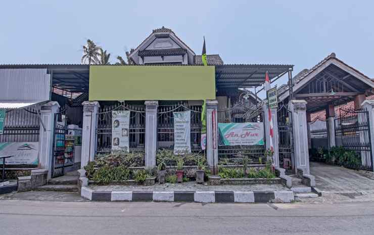 Кунинган: OYO 90543 An-nur Guest House Syariah