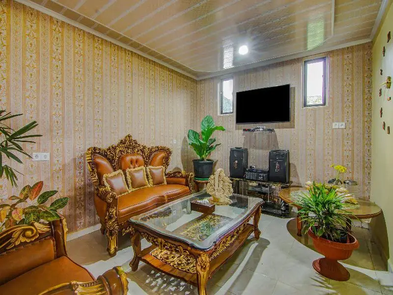Букиттинги: OYO 90506 Bunga Sonsang Homestay Syariah