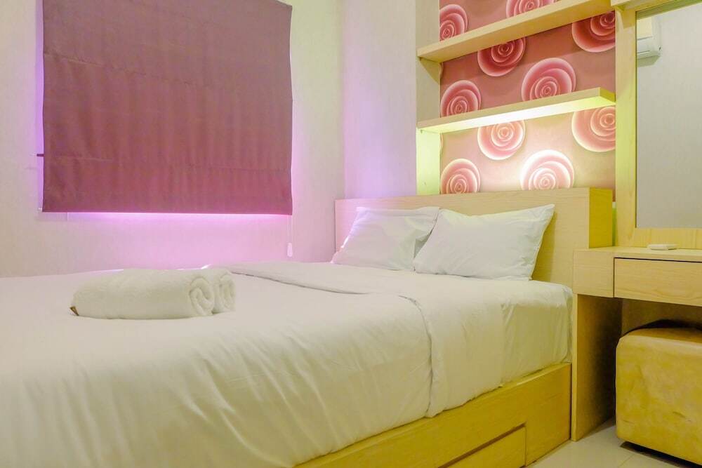 Джакарта: Warm 2BR Apartment at Green Pramuka City