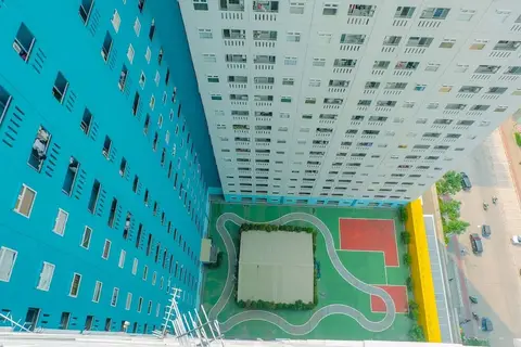 Warm 2BR Apartment at Green Pramuka City — фото 1