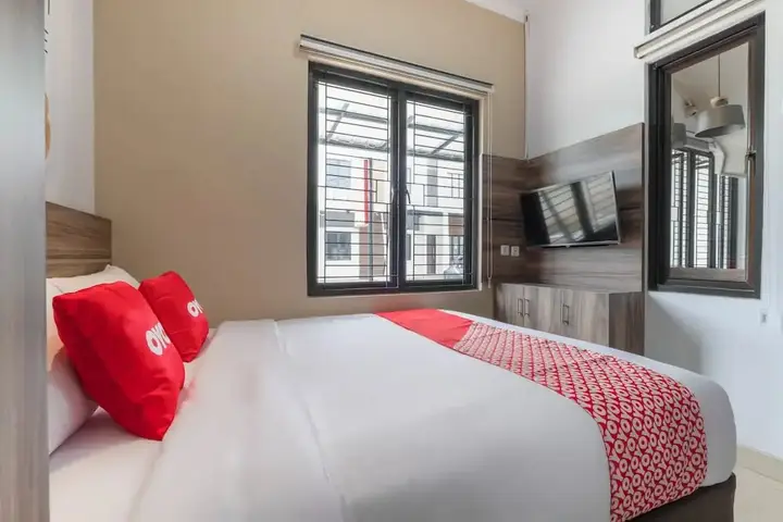 Караванг: OYO Life 3246 Walnut Inn G-10