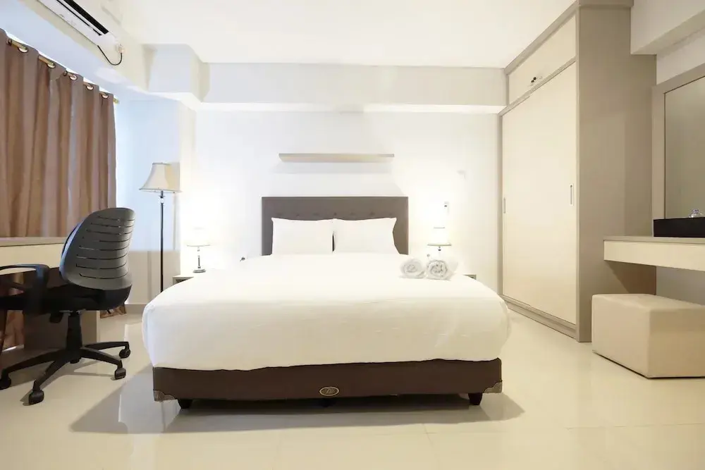 Джакарта: Minimalist Studio Apartment at The H Residence