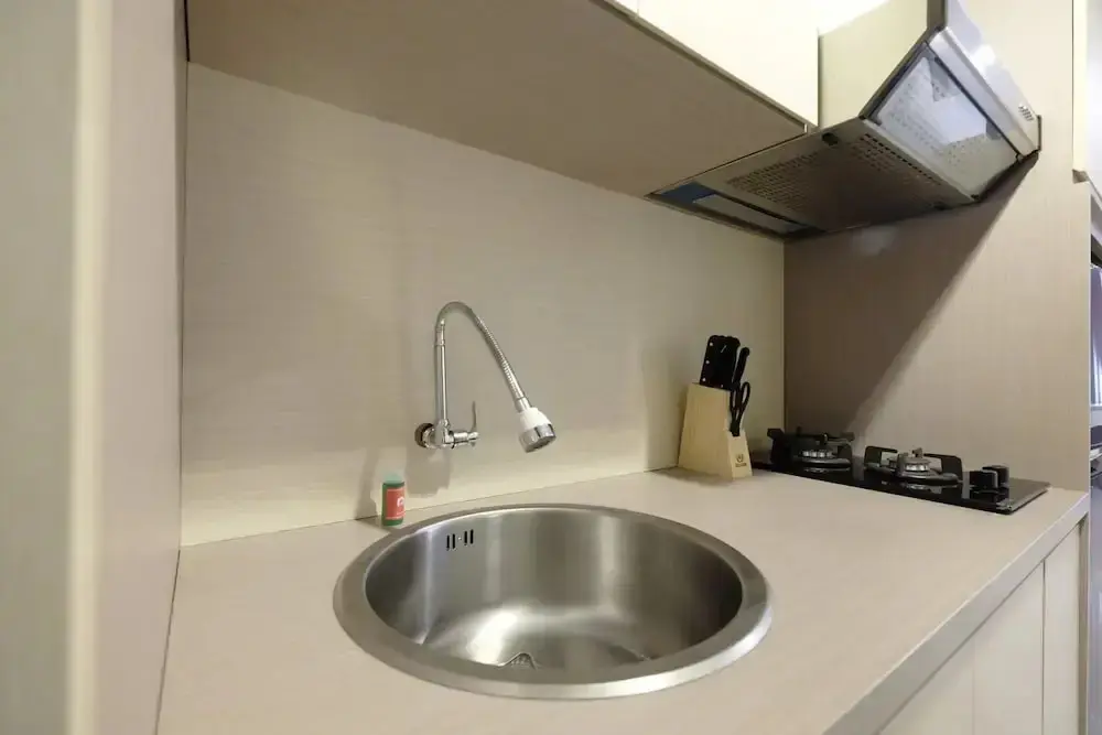 Джакарта: Minimalist Studio Apartment at The H Residence