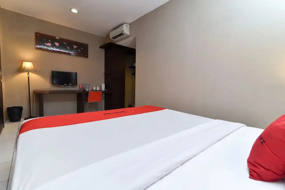 Кута: RedDoorz Plus @ Raya Legian
