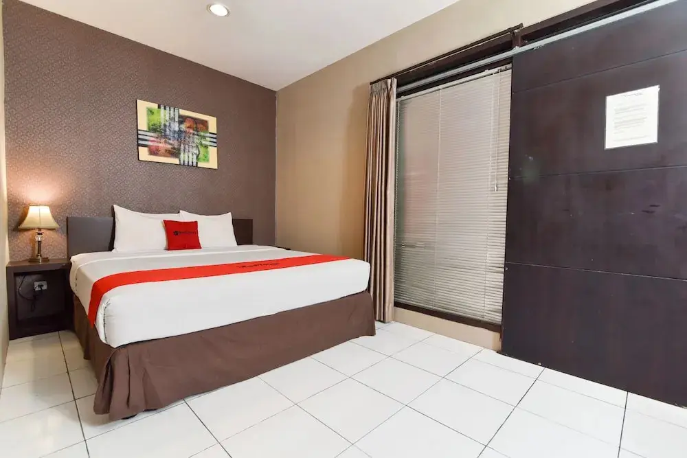 Кута: RedDoorz Plus @ Raya Legian