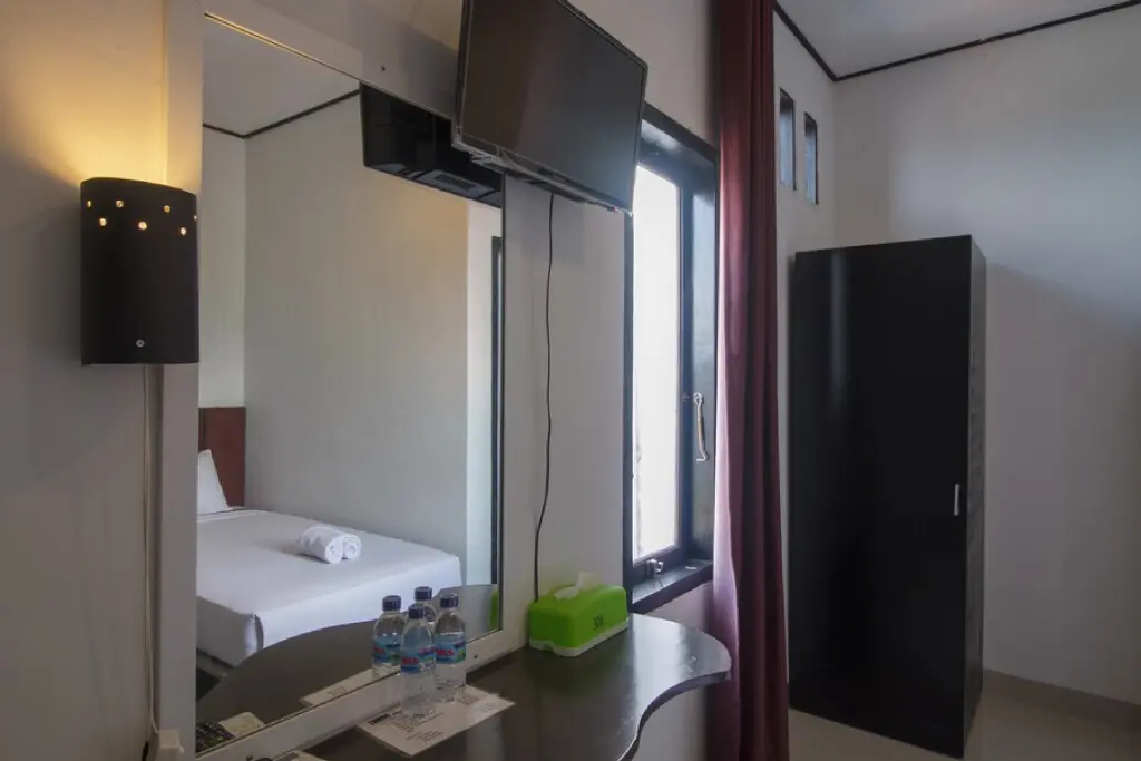 Паданг: RedDoorz near Jalan Sudirman Padang