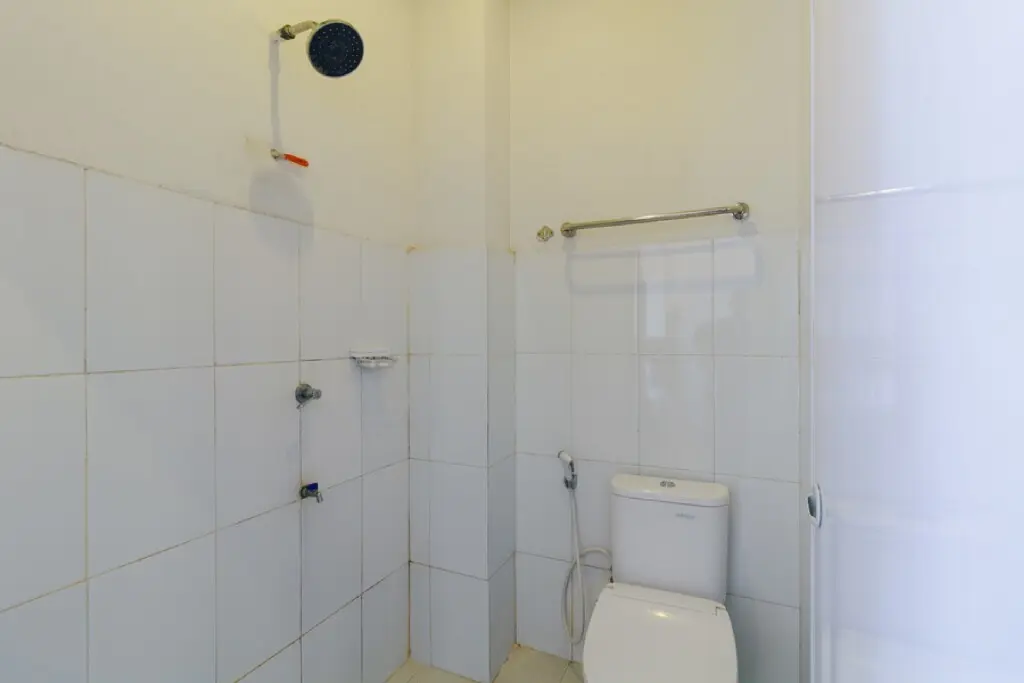 Паданг: RedDoorz near Jalan Sudirman Padang