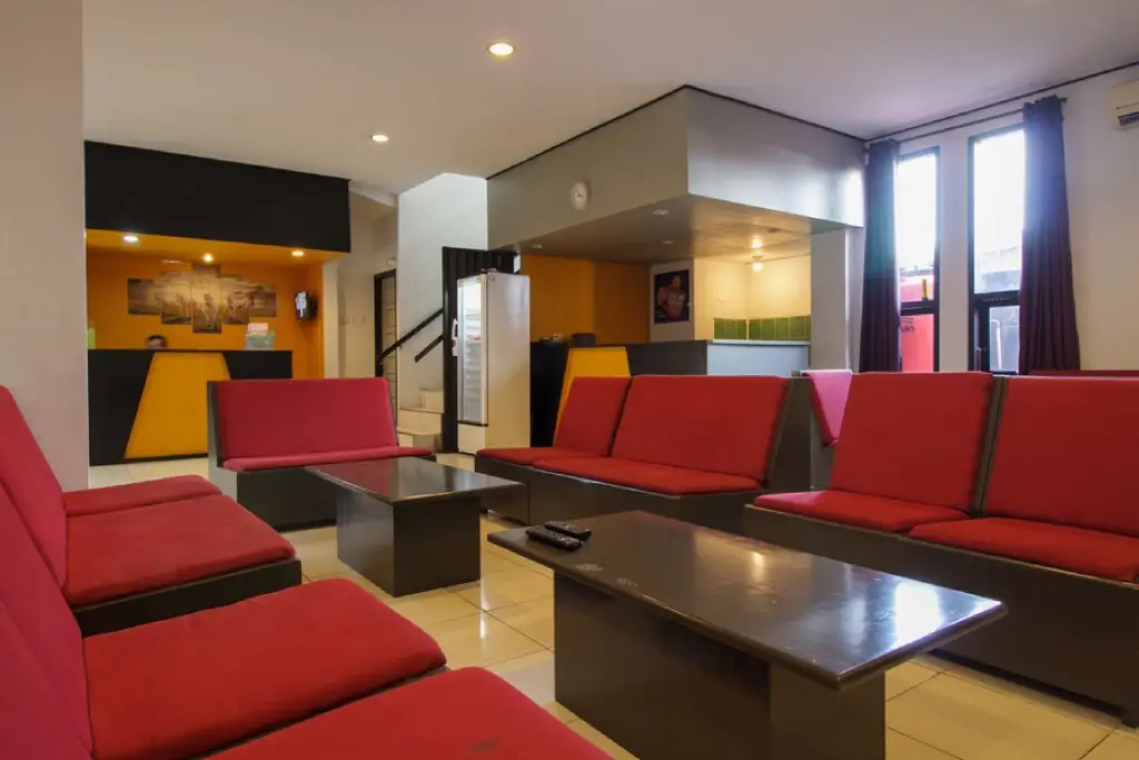 Паданг: RedDoorz near Jalan Sudirman Padang