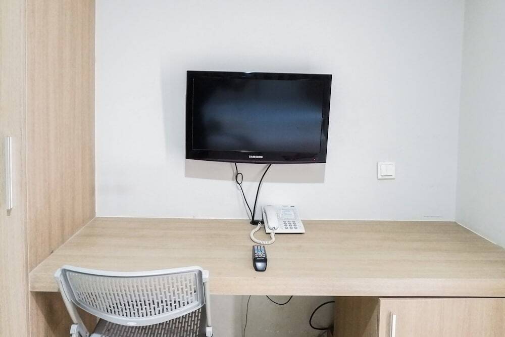 Сурабая: Spacious Studio Room at The Square Apartment