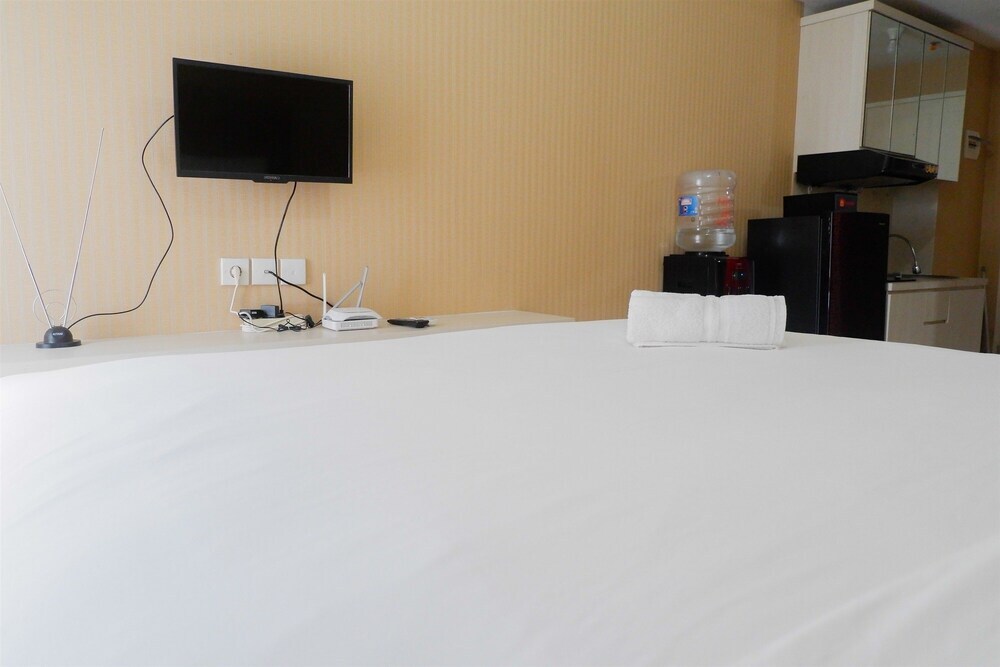 Сурабая: Cozy Studio Apartment at Orchard Mansion Supermall