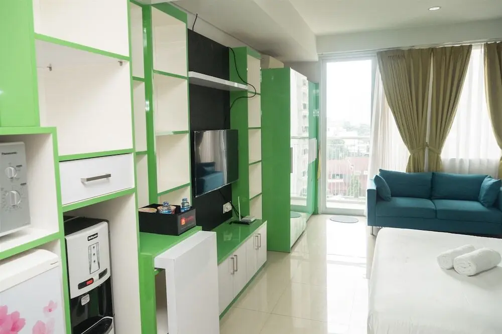 Бандунг: Studio Room at Dago Suites Apartment near ITB