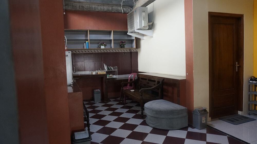 Депок: Athaya Dormitory