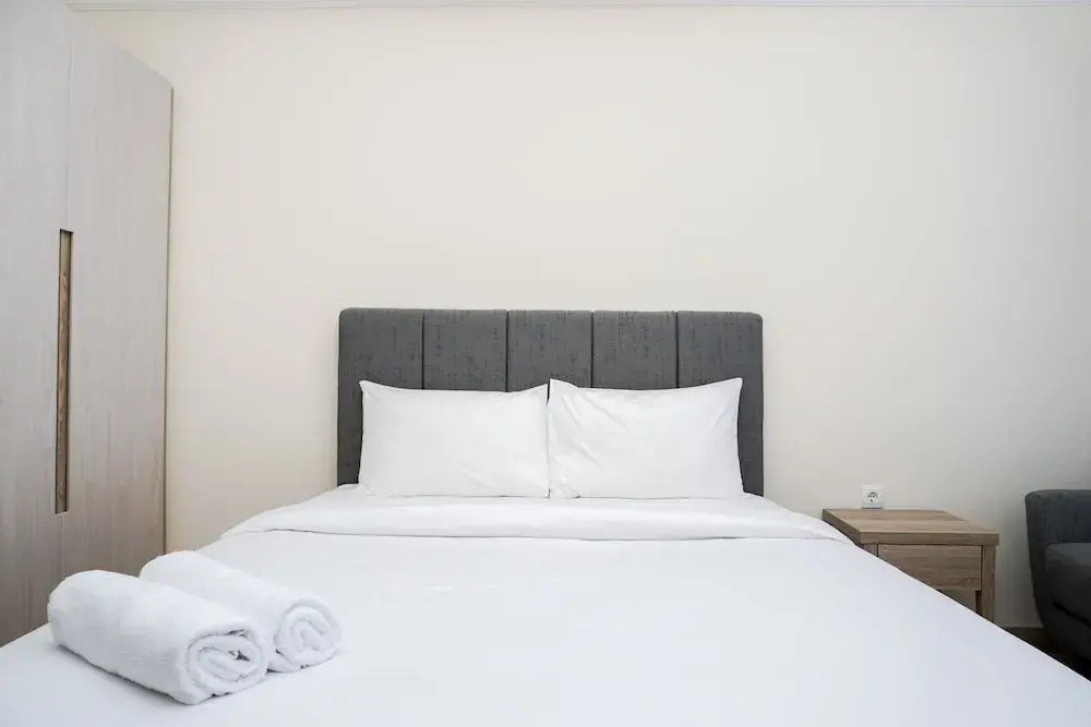 Trendy Studio at Menteng Park Apartment — фото 1