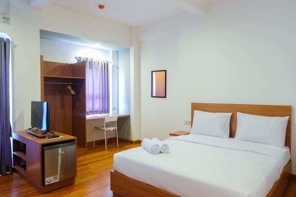 Бекаси: Spacious Studio Apartment at Grand Center Point