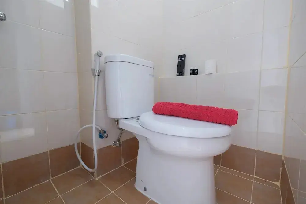 Джакарта: Best Deal Studio Bassura Apartment