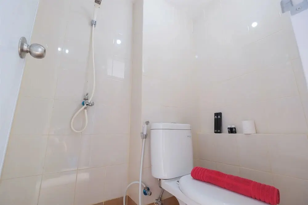 Джакарта: Best Deal Studio Bassura Apartment