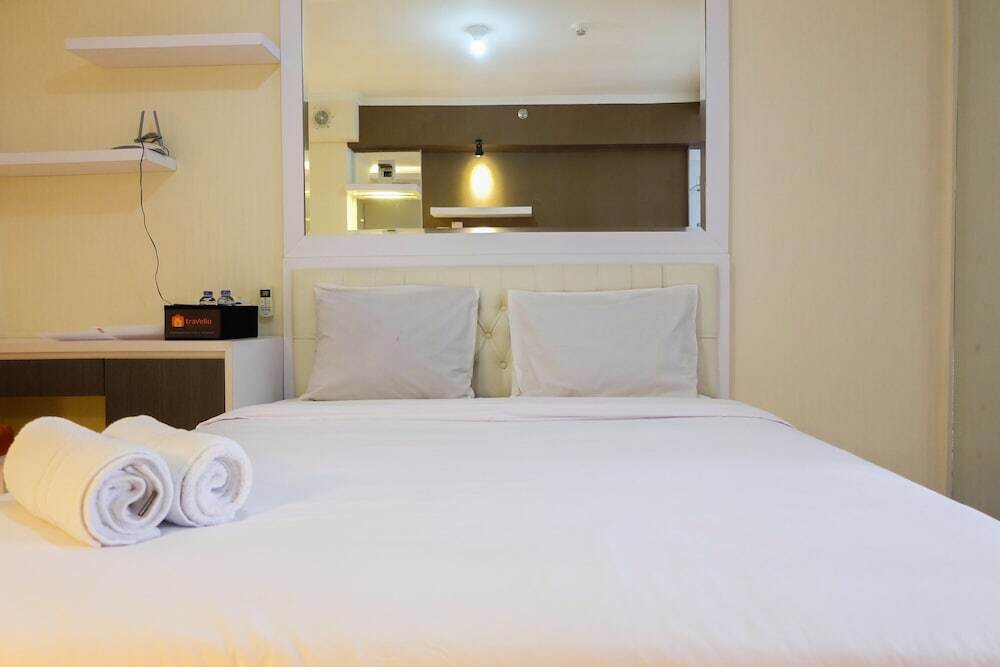 Джакарта: Best Deal Studio Bassura Apartment