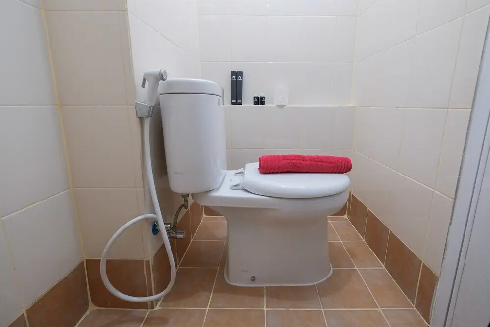 Джакарта: Best Deal Studio Bassura Apartment