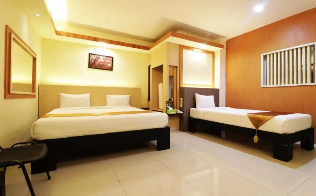 Макассар: Hotel Golden Sari