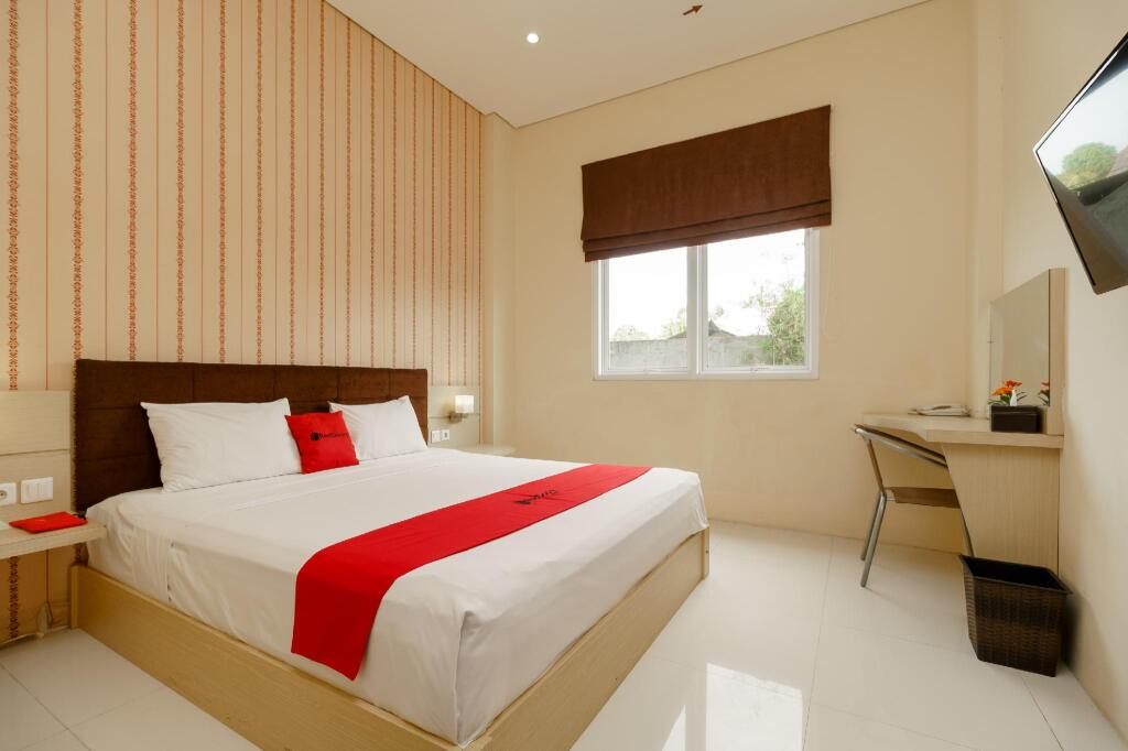 Матарам: RedDoorz Plus near Sangkareang Park