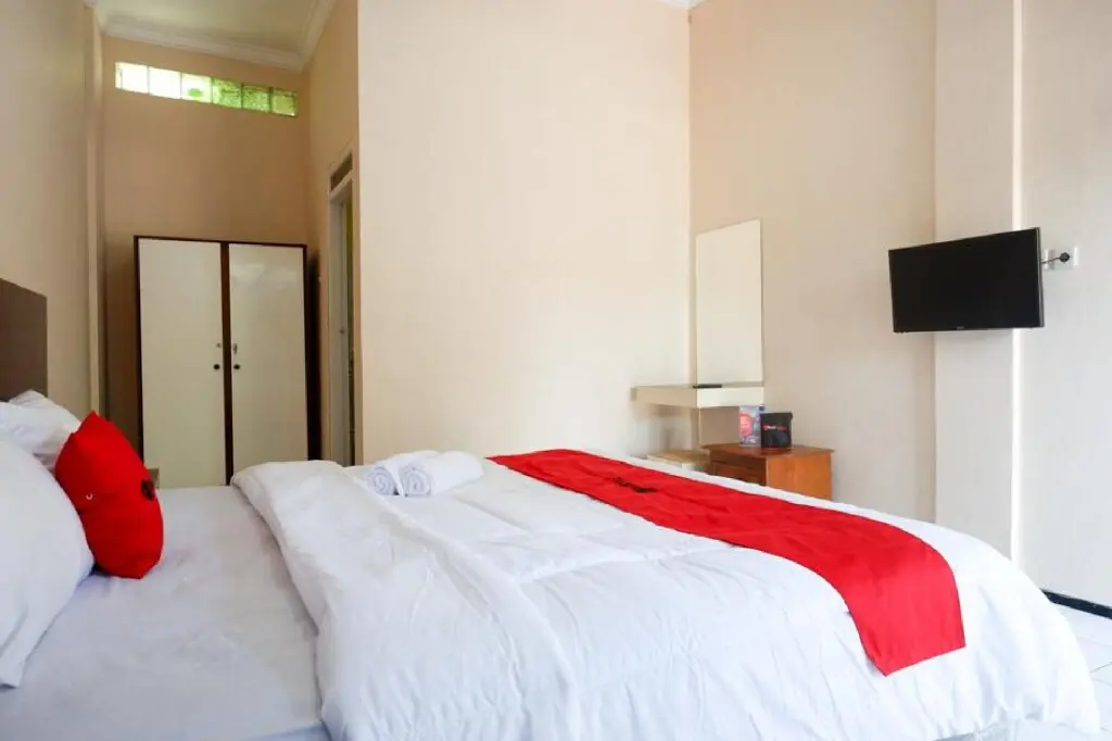 Чилачап: RedDoorz Plus near Stadion Wijaya Kusuma