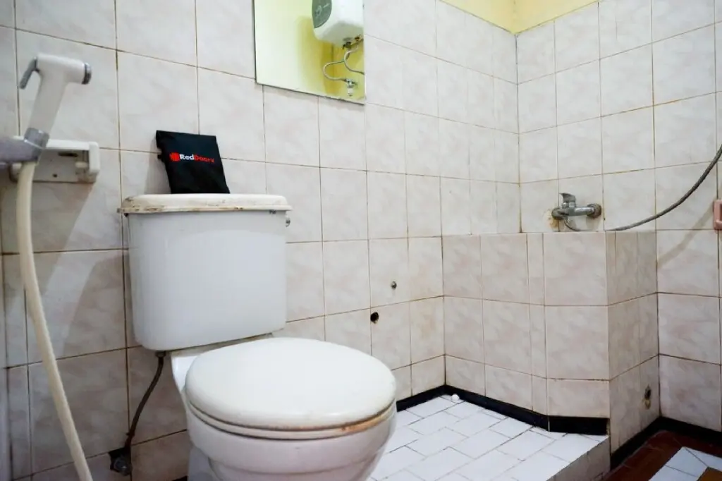 Чилачап: RedDoorz Plus near Stadion Wijaya Kusuma