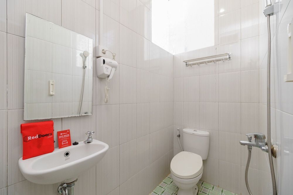 Паданг: RedDoorz near Jembatan Siti Nurbaya Padang