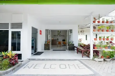 RedDoorz near Mataram University — фото 1