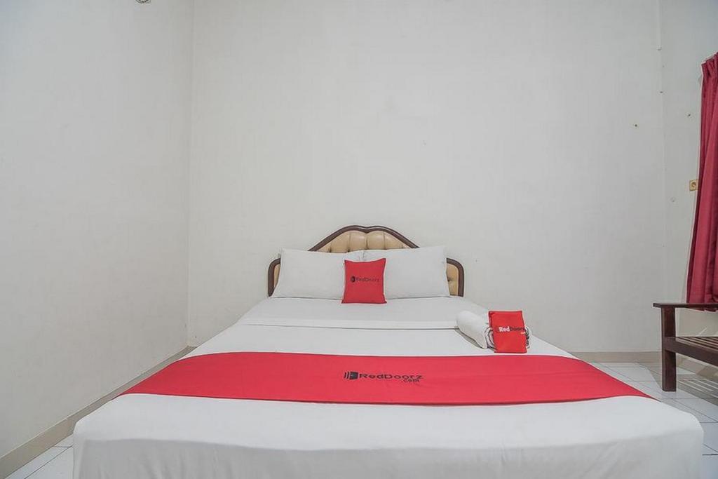 Субанг: RedDoorz near Alun Alun Subang