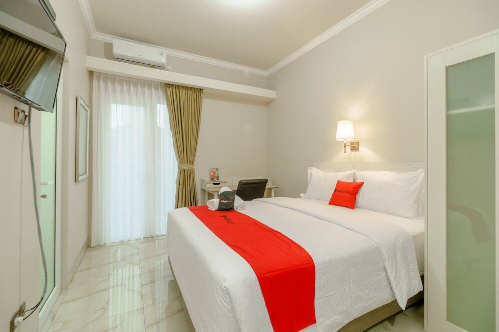 Бандунг: RedDoorz near Taman Makam Pahlawan Cikutra
