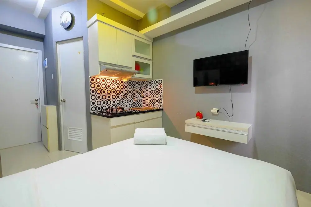 Джакарта: Furnished Studio Green Pramuka City Apartment