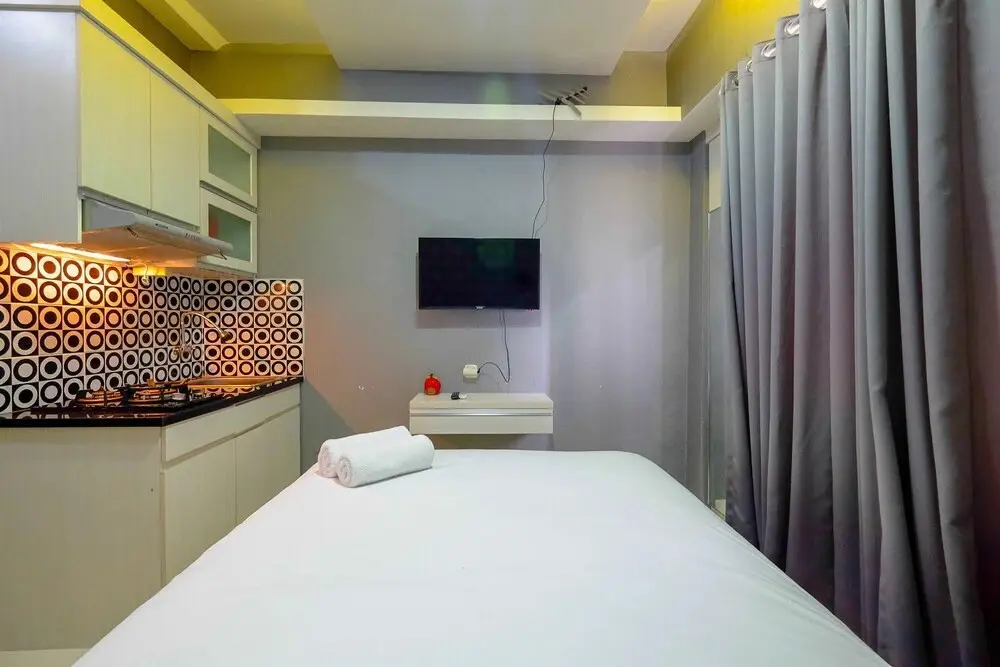 Джакарта: Furnished Studio Green Pramuka City Apartment