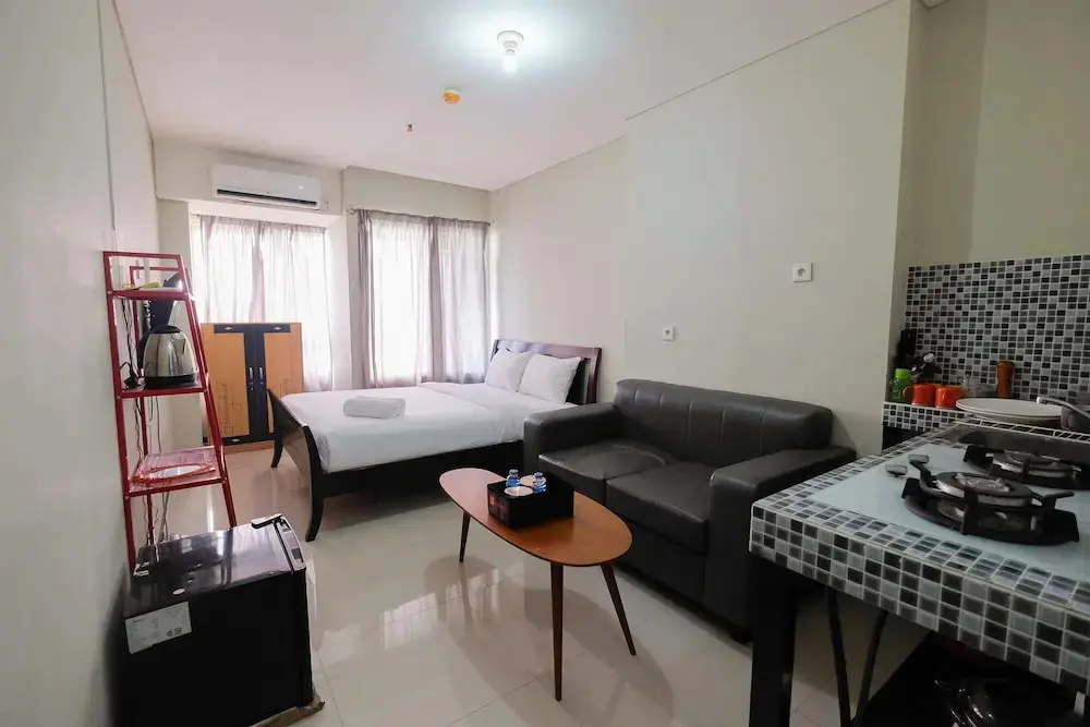 Джакарта: Garden View Studio at Nifarro Park Apartment
