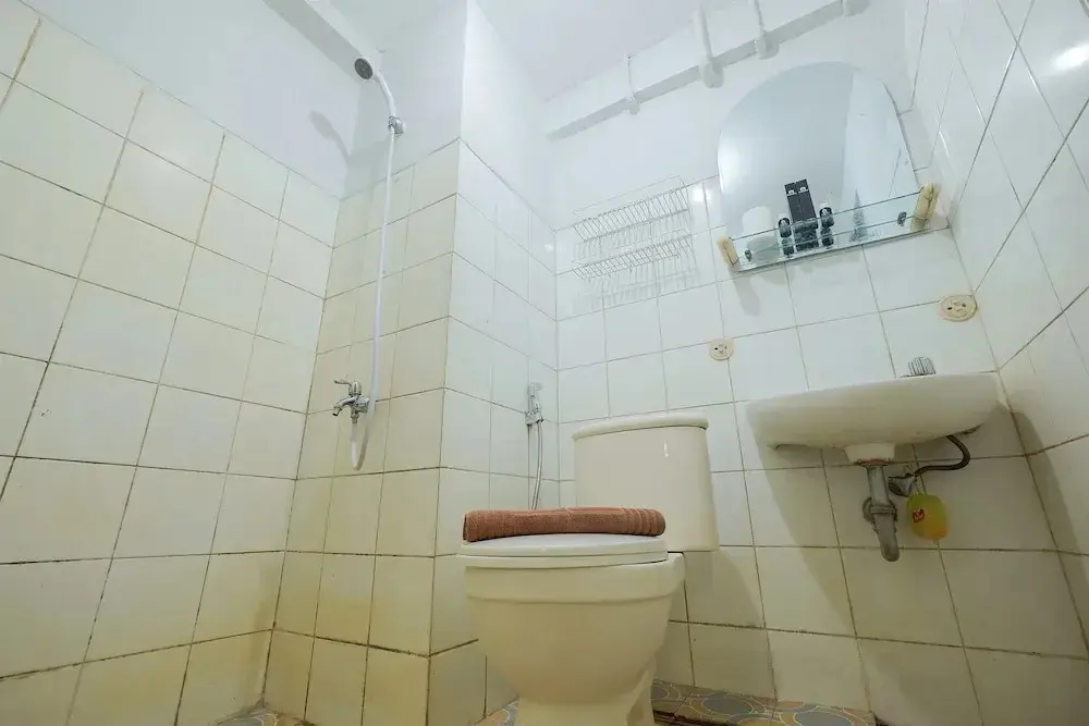Джакарта: Pool View Studio at Kebagusan City Apartment