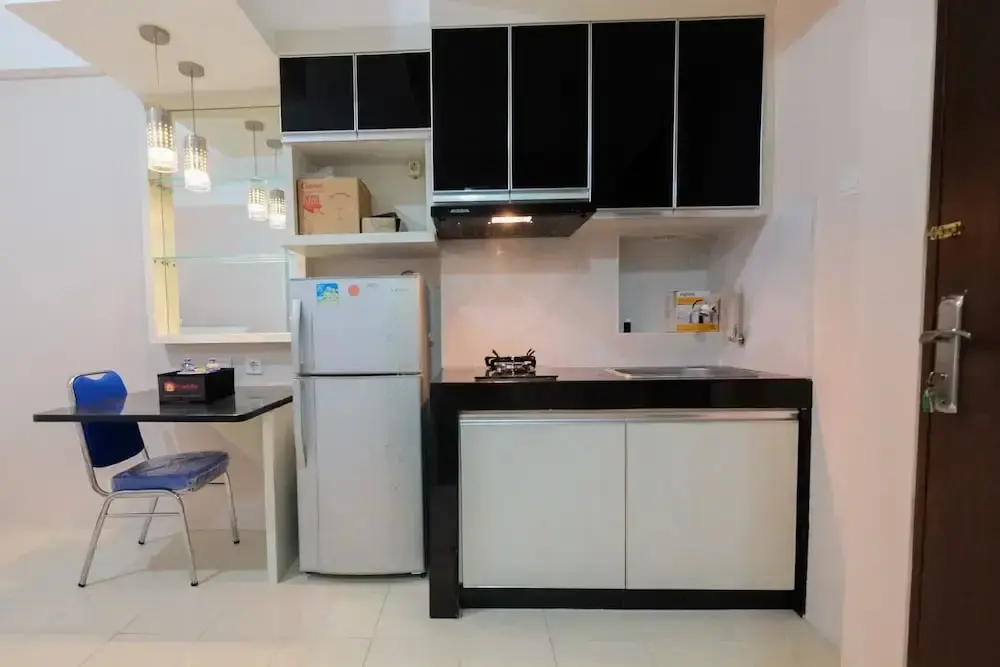 Джакарта: Minimalist Studio Room at Sunter Park View Apartment