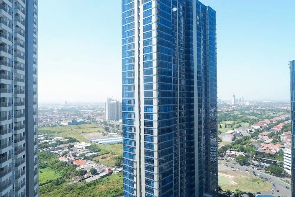 Сурабая: Clean Studio Apartment Connected to Mall at Orchard Supermall Mansion