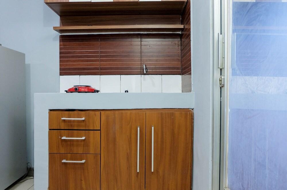 Джакарта: Sea View Studio Apartment at Green Bay Pluit